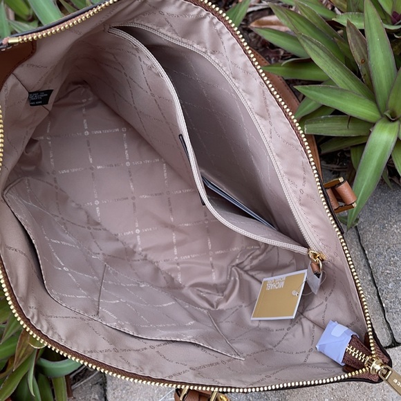 Michael Kors Large Charlotte Top Zip Tote Leather - Picture 15 of 16